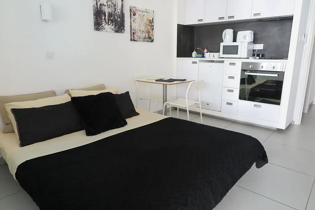 פרבוליה Yialos Holiday Apartments קפריסין