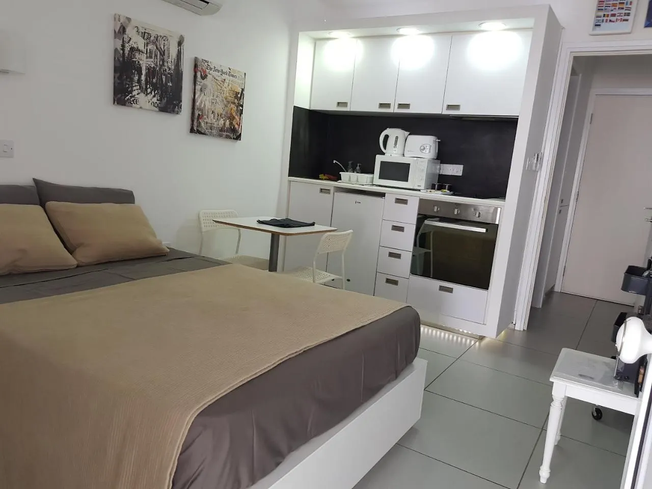 פרבוליה Yialos Holiday Apartments קפריסין